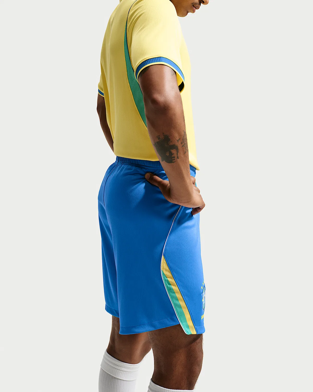Мужские футбольные шорты Nike Dri-FIT Brazil 2026 Stadium Home, Light Photo Blue/Light Menta/White — фото 3
