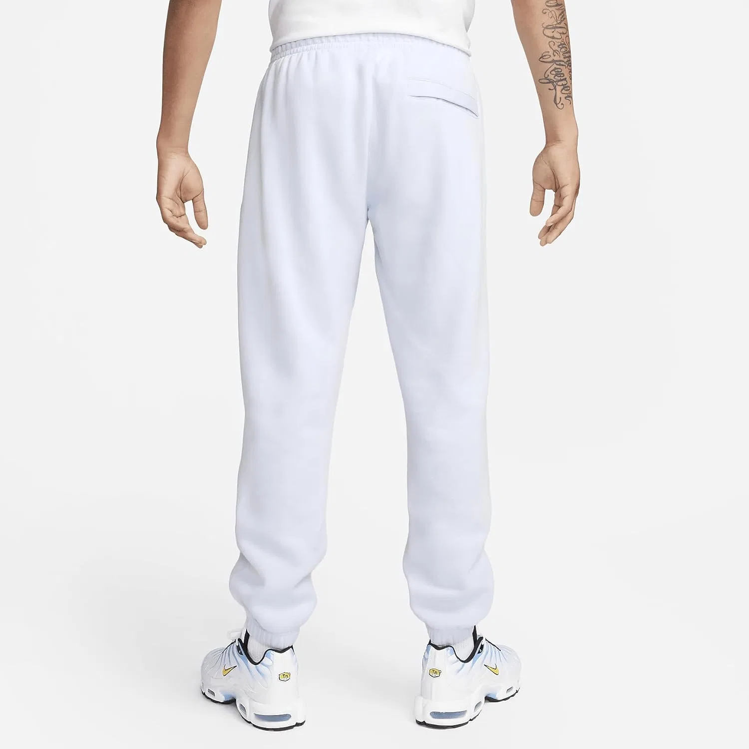 Мужские спортивные брюки Nike Club Fleece Standard Fit с зауженными штанинами — фото 2