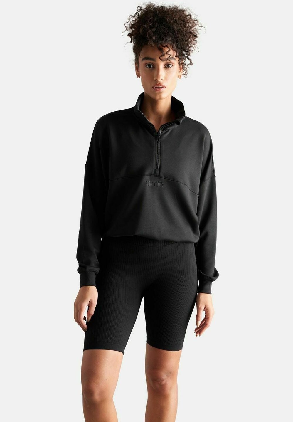 

Толстовка COMFY HALF ZIP aim’n®, черный