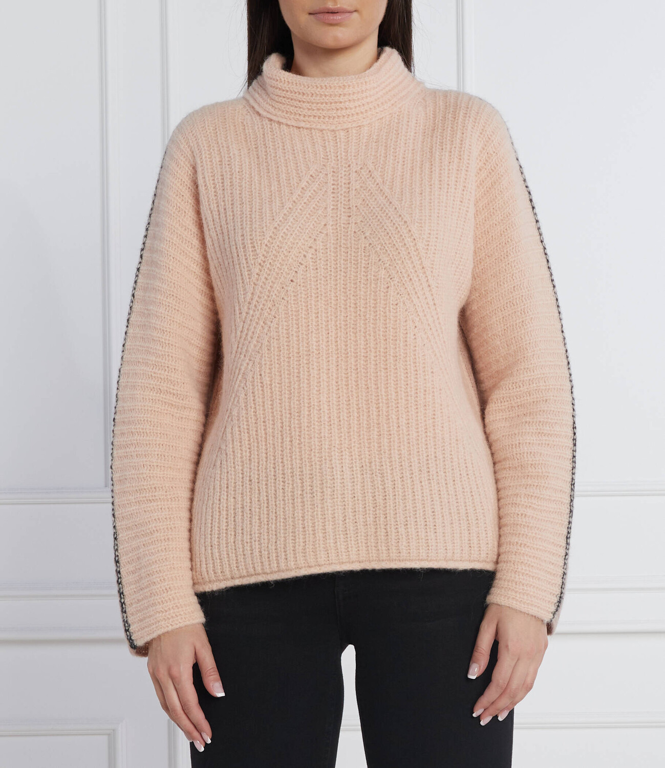 

Свитер Marc Cain Relaxed fit, пудрово-розовый