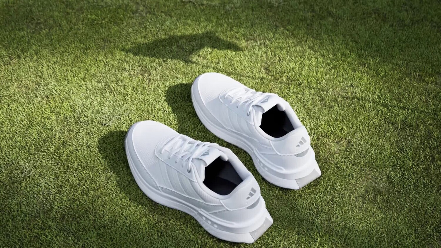 Кроссовки для гольфа S2G без шипов 24 Adidas, цвет Cloud White/Cloud White/Charcoal — фото 2