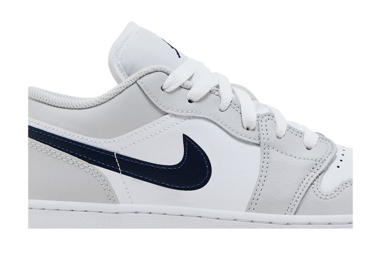 Кроссовки Air Jordan 1 Low GS 'Georgetown', серый — фото 2
