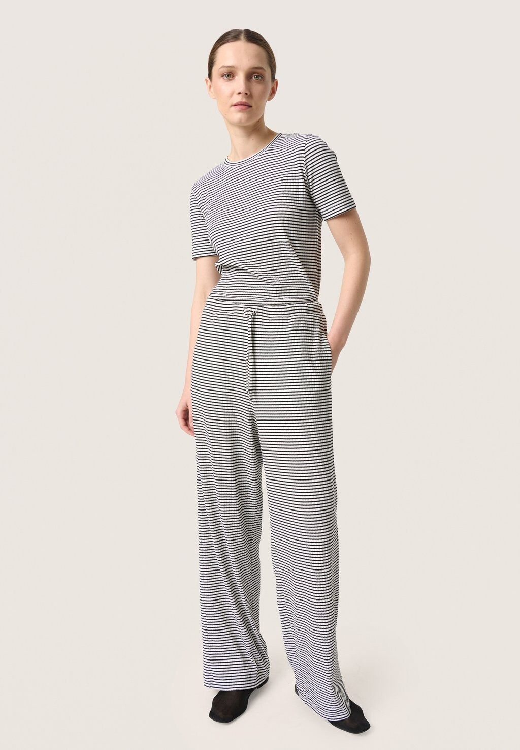 

Брюки CALVA Soaked in Luxury, черный
