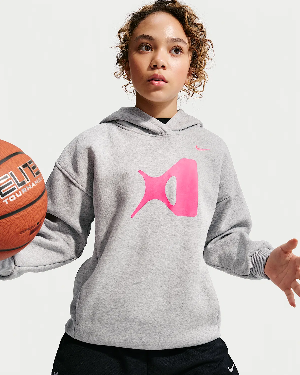 Детская баскетбольная худи A'ja Wilson Club Fleece, Pure Platinum/Heather/Hyper Pink — фото 3