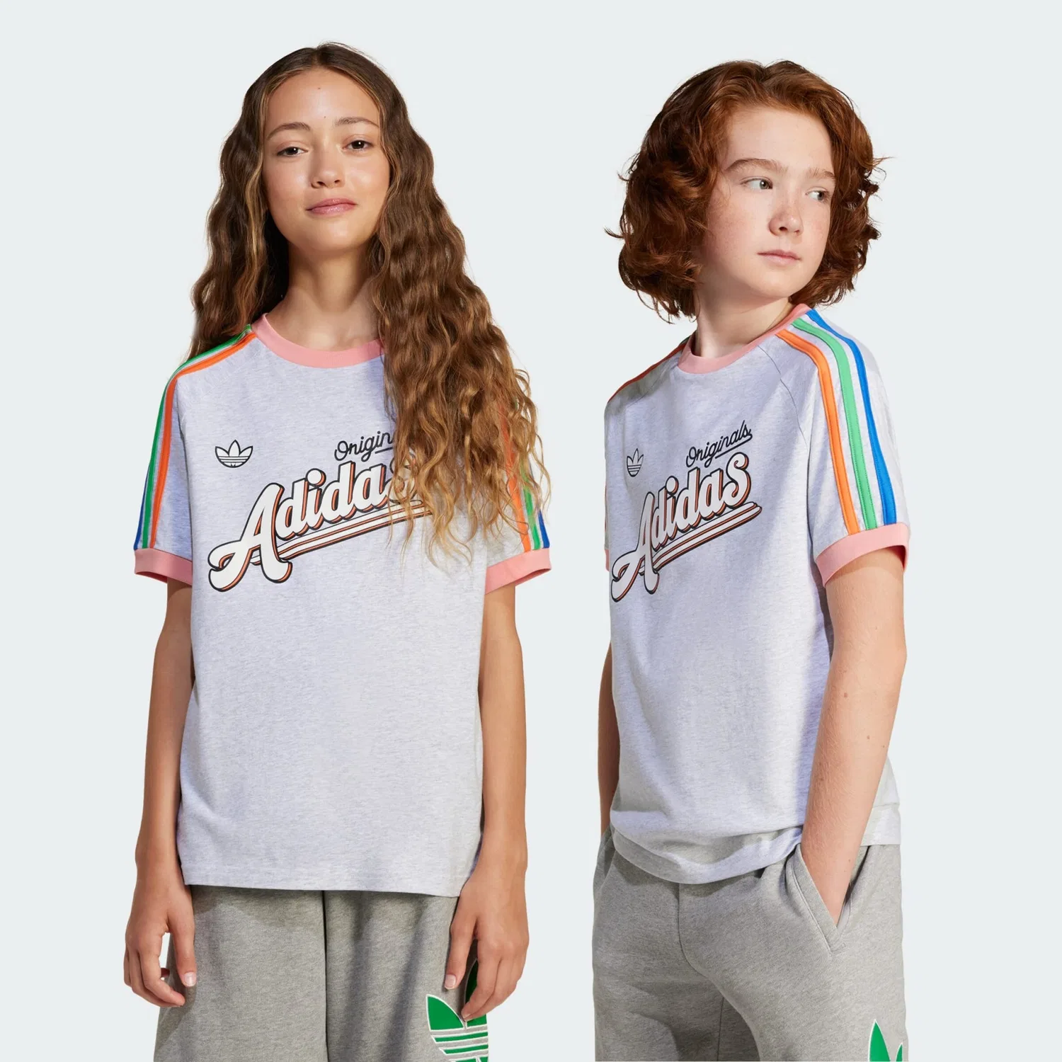 Футболка Adidas Originals светло-серого цвета — фото 2