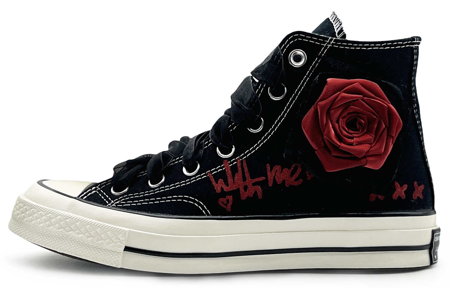 

1970-е годы. Кеды унисекс с высоким берцем, черные/красные. Converse