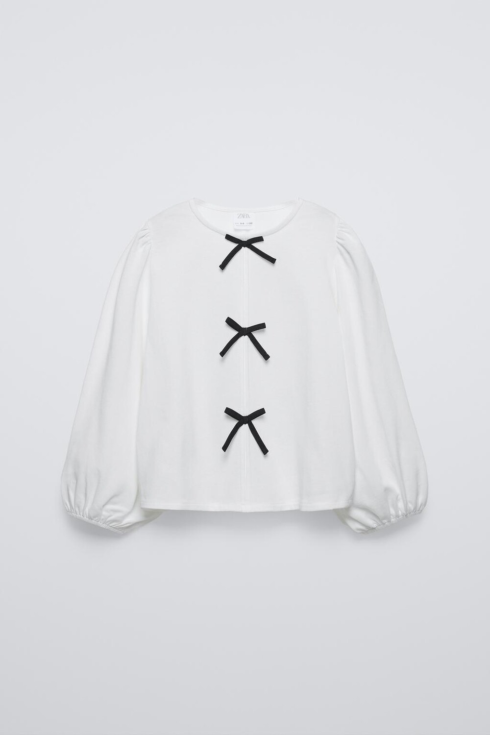 

Футболка с аппликациями в виде банта ZARA, экрю