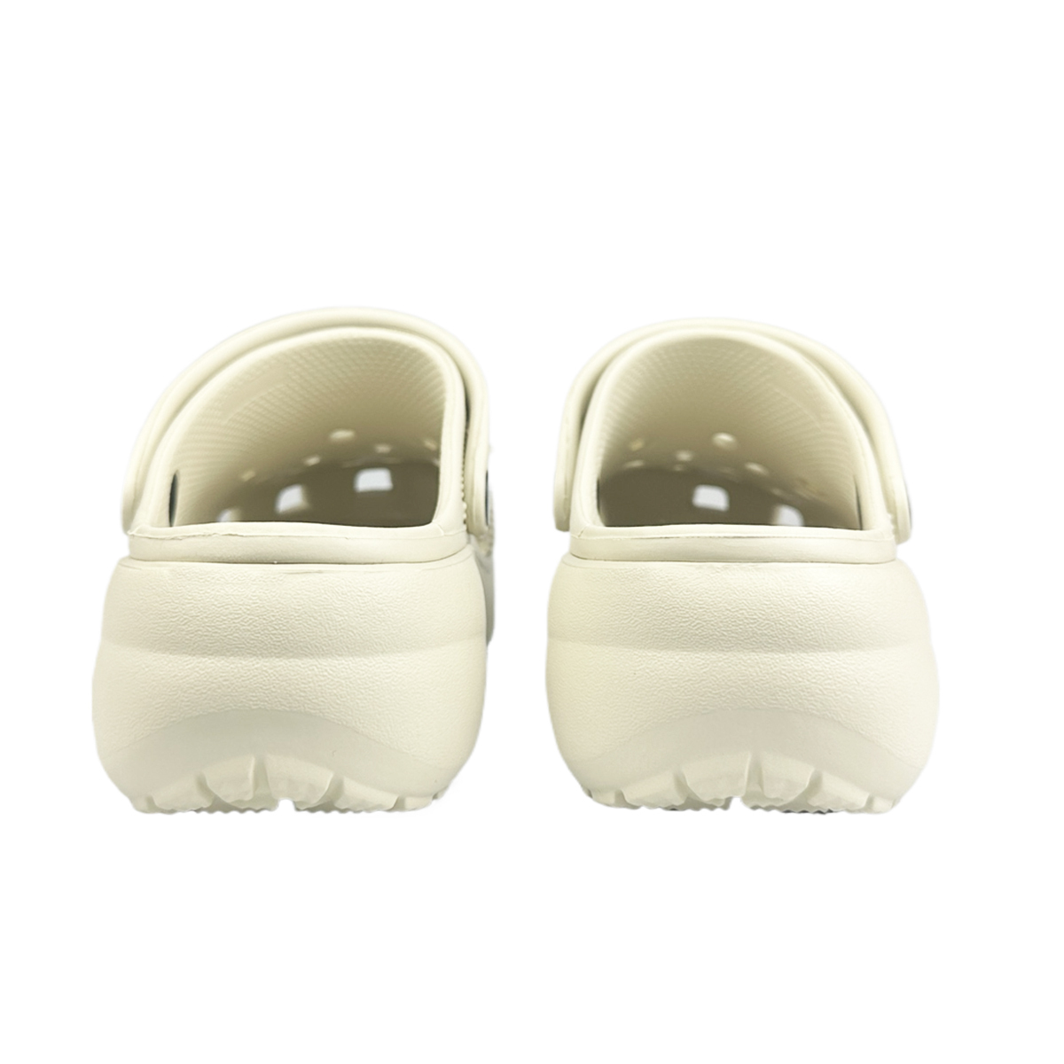 Crocs Классические платформенные клоги Классические платформенные клоги Женские экрю-белые, цвет White — фото 4