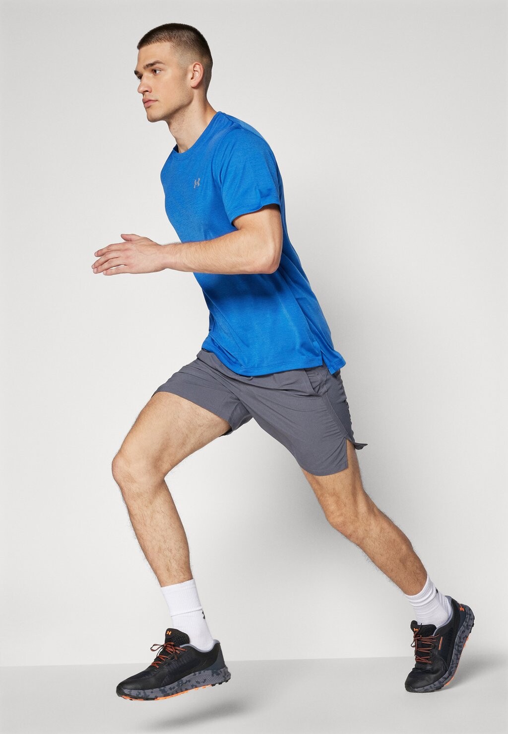 

Принт на футболке LAUNCH SHORTSLEEVE Under Armour, синий
