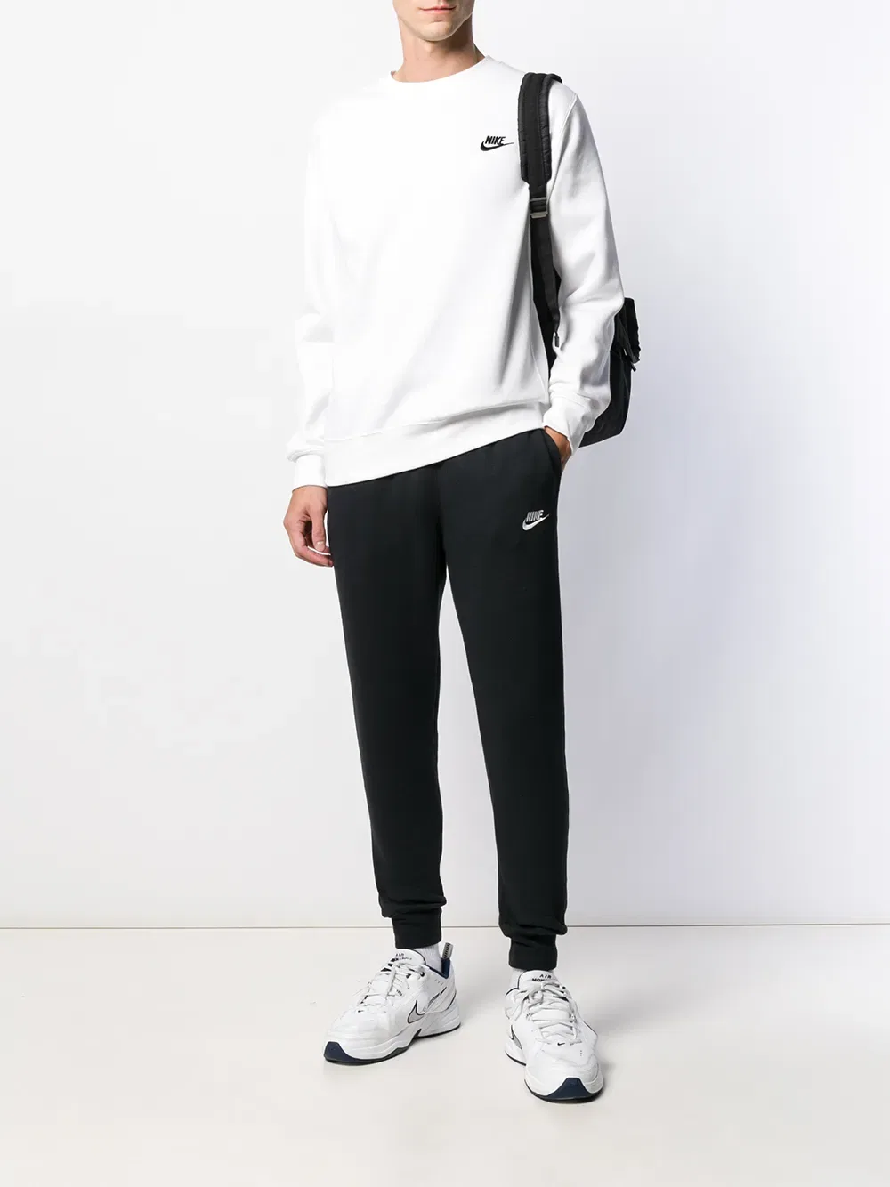 Спортивные брюки из флиса "черно-белого" цвета от Sportswear Club Nike — фото 2