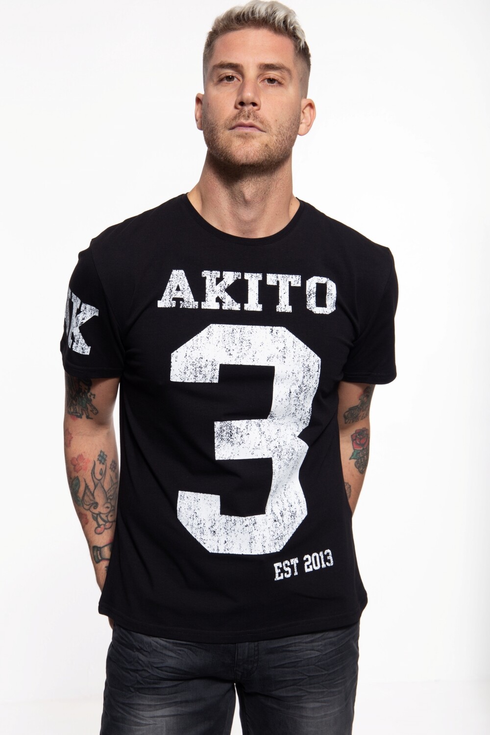 

Футболка Akito Tanaka mit Print, черный