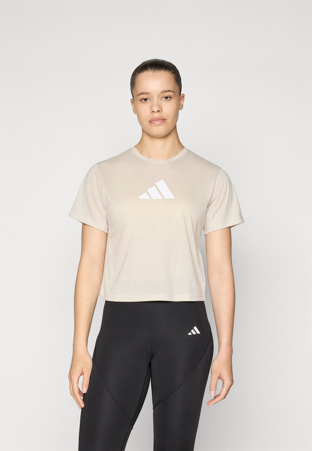 

Футболка с принтом TRAIN ESSENTIALS BIG LOGO Adidas Performance, бежевый