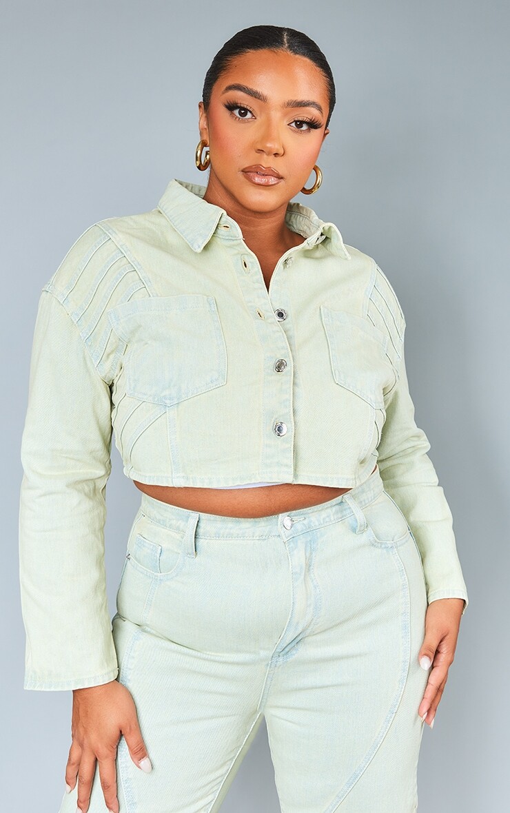 

PrettyLittleThing Укороченная джинсовая куртка со швами Plus Stone Vintage