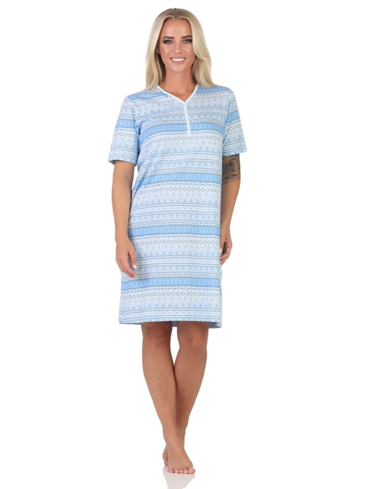 

Ночная рубашка с короткими рукавами, в этническом стиле, размеры 125, 214, 226, светло-голубого цвета. NORMANN