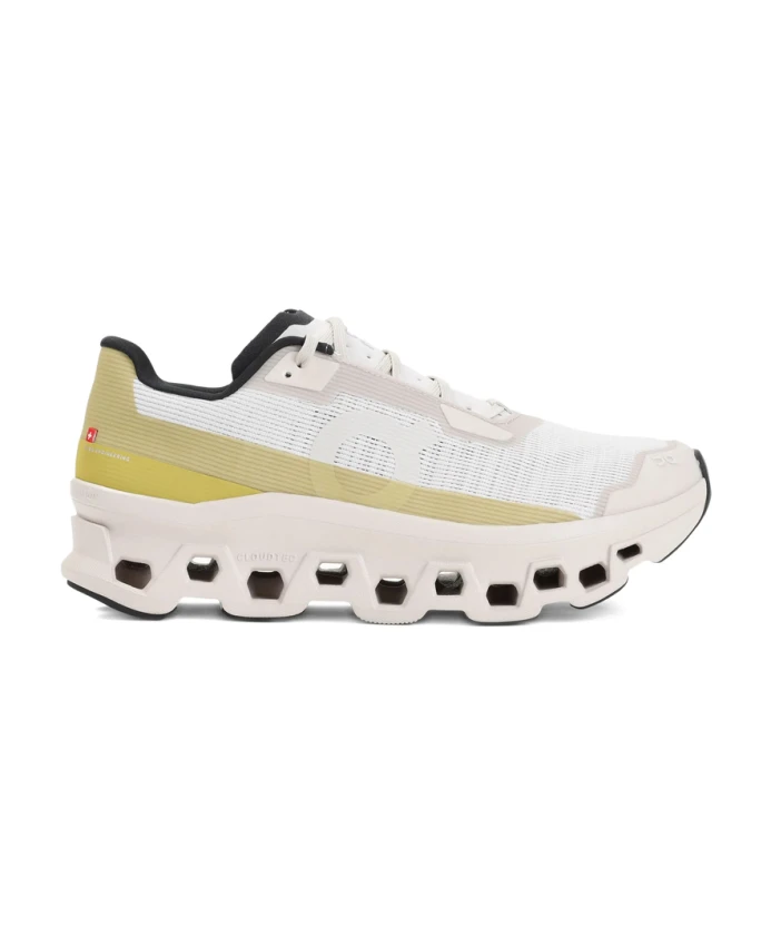 

Светло-Серые кроссовки на шнуровке с декоративными вставками. On Running, белый