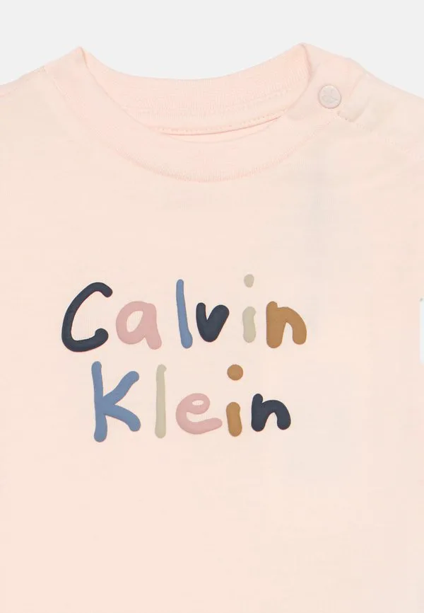 Короткие шорты унисекс Calvin Klein Jeans, Pearl — фото 4
