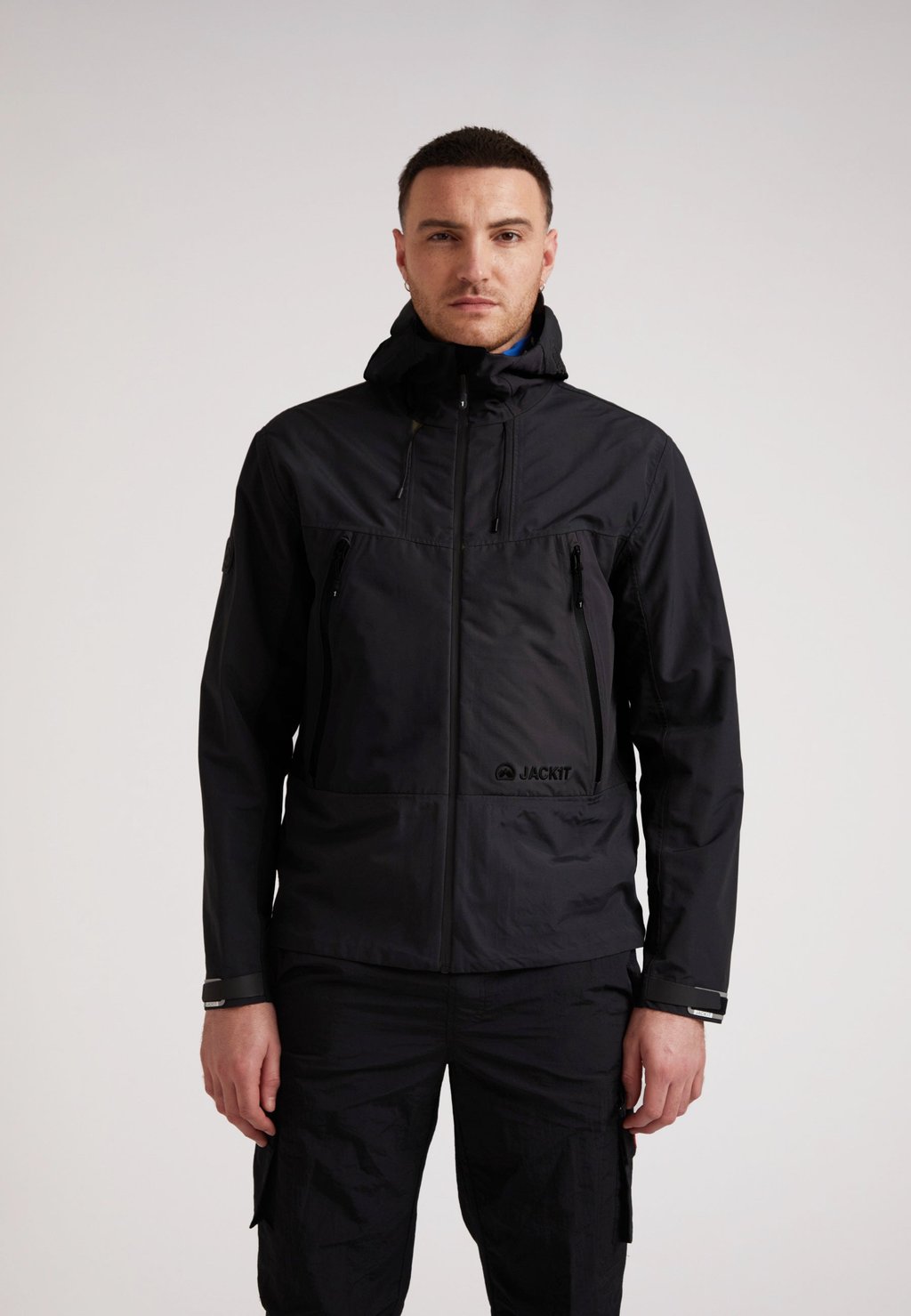 

Ветровка KRYPTON HOODED TECHNICAL WATERPROOF JACK1T, черный