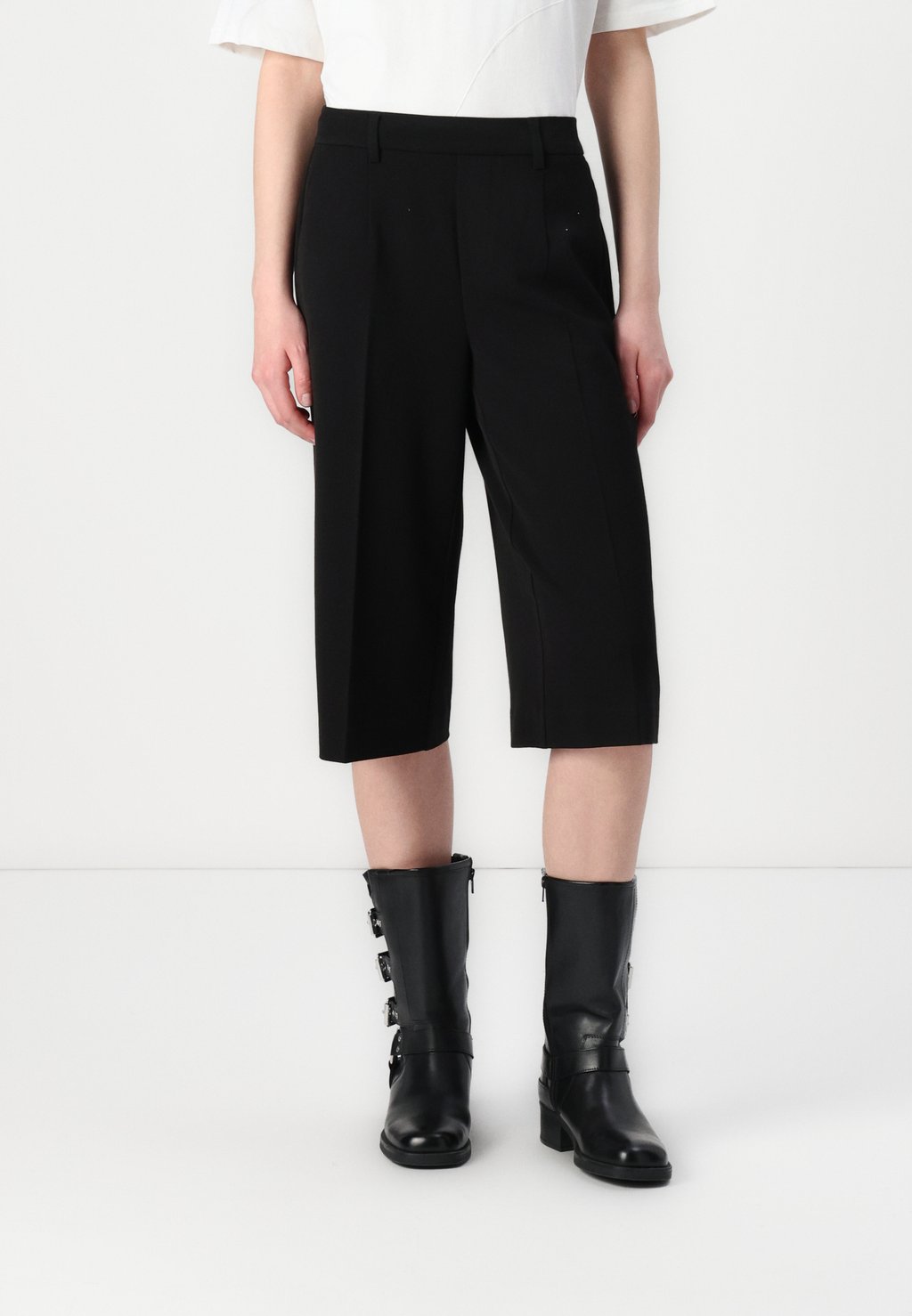 

Шорты OBJLISA CAPRI PANT Object, черный