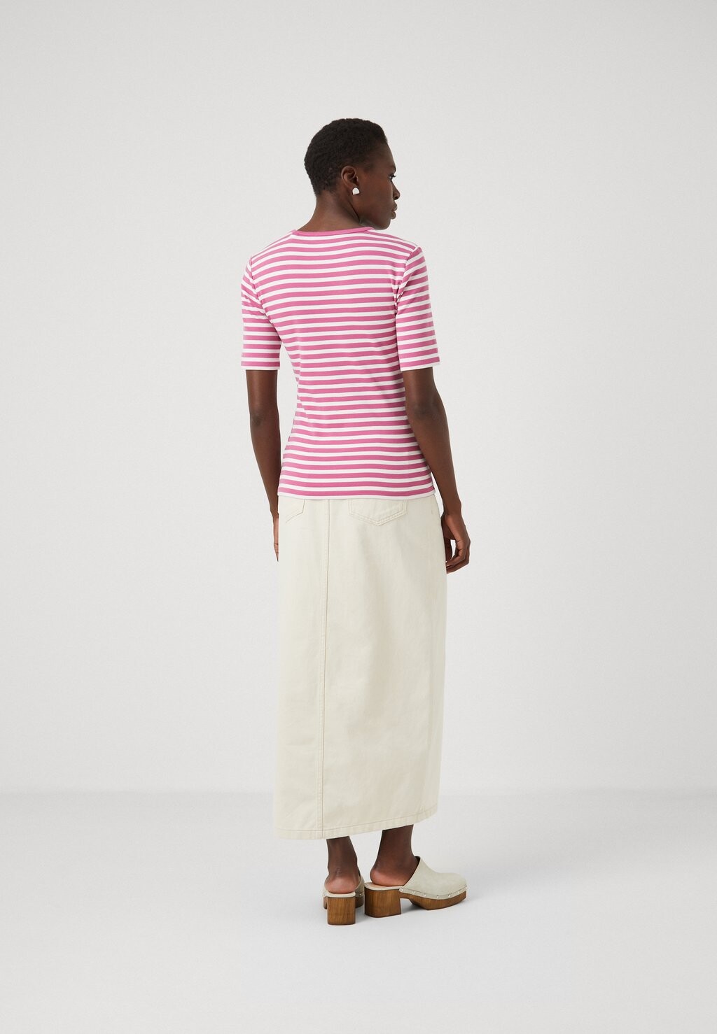 

Футболка с принтом Slim Striped GANT, темно-лавандовый