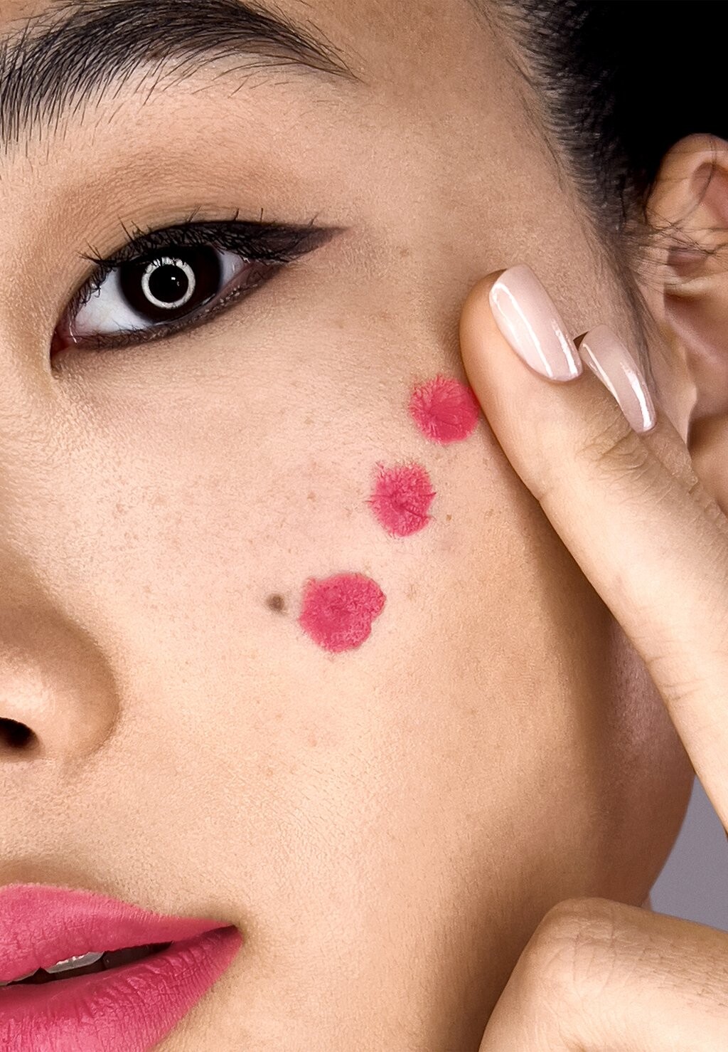 Румяна HALO SHEER TO STAY COLOR TINT Smashbox, цвет pomegranate — фото 4
