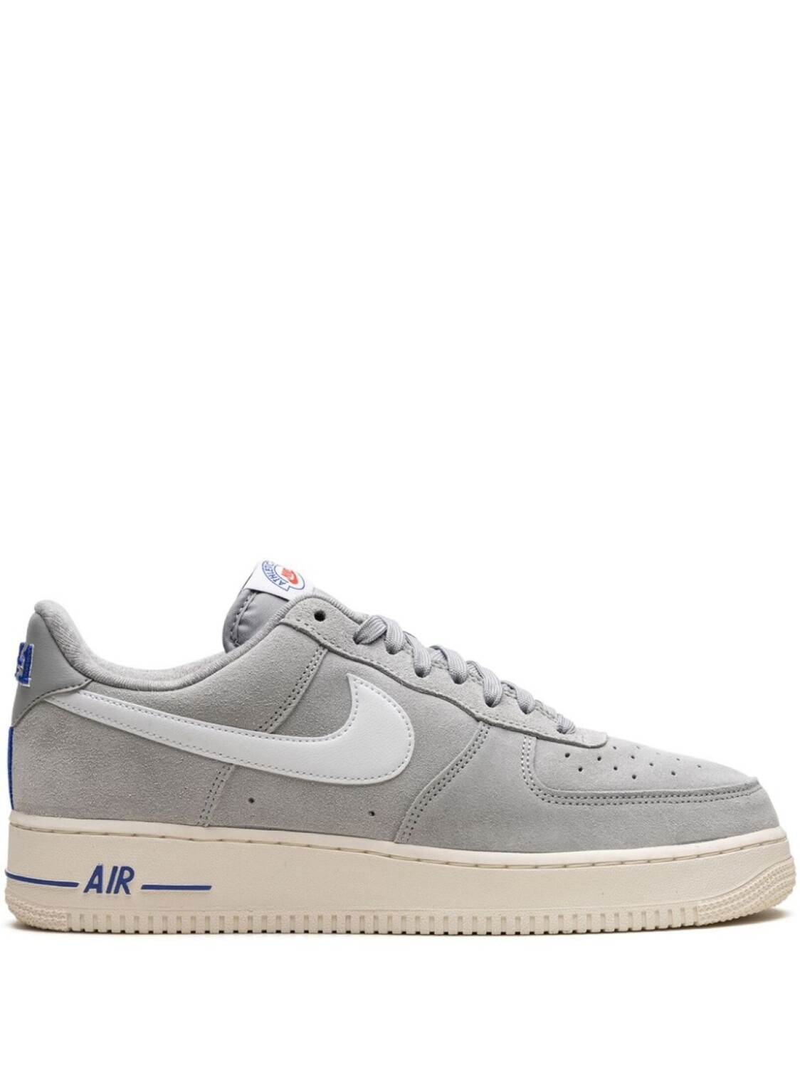 

Кроссовки с нашивкой-логотипом Nike, серый