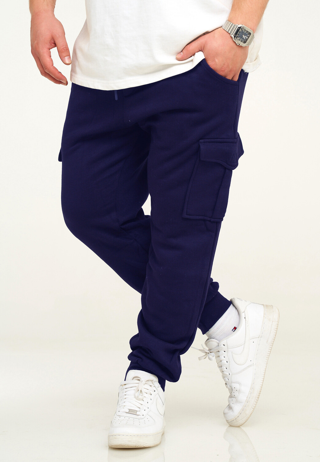 

Спортивные брюки behype BHPIURA Lange Sporthose Trainingshose mit Cargotaschen, темно синий