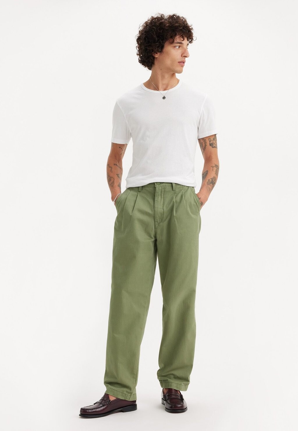 

Китайские штаны XX CHINO LOOSE STRAIGHT PLEATED PANTS Levi's, оливково-зеленый