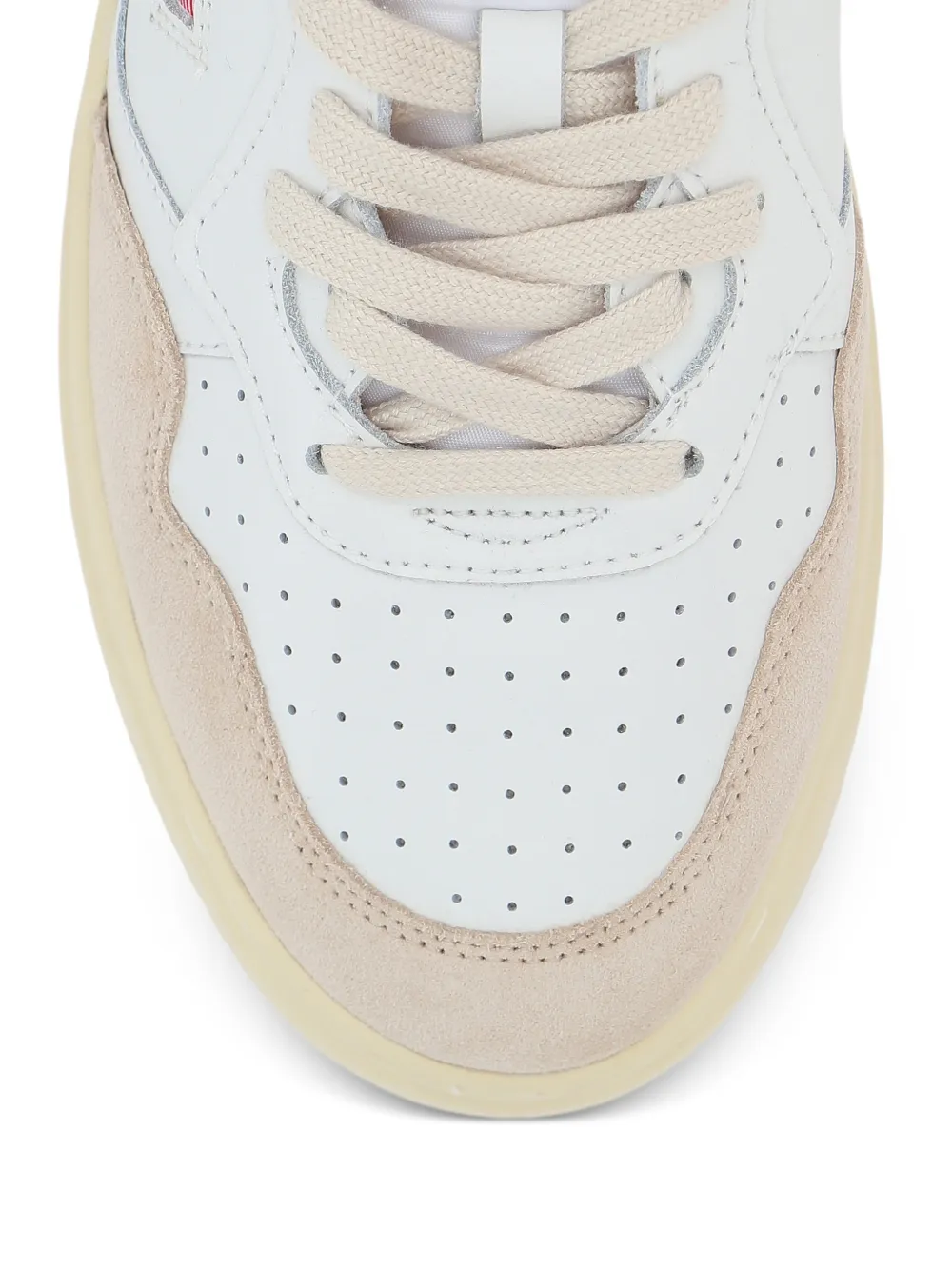 

Кроссовки с перфорацией Autry, белый