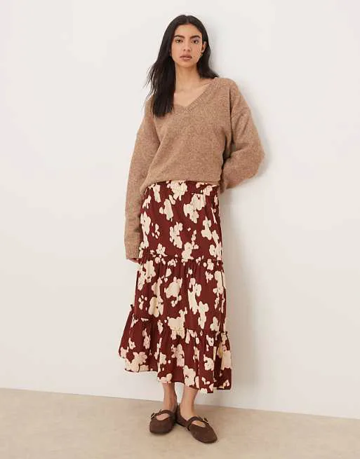 

Коричневая ярусная струящаяся юбка миди Wednesday's Girl