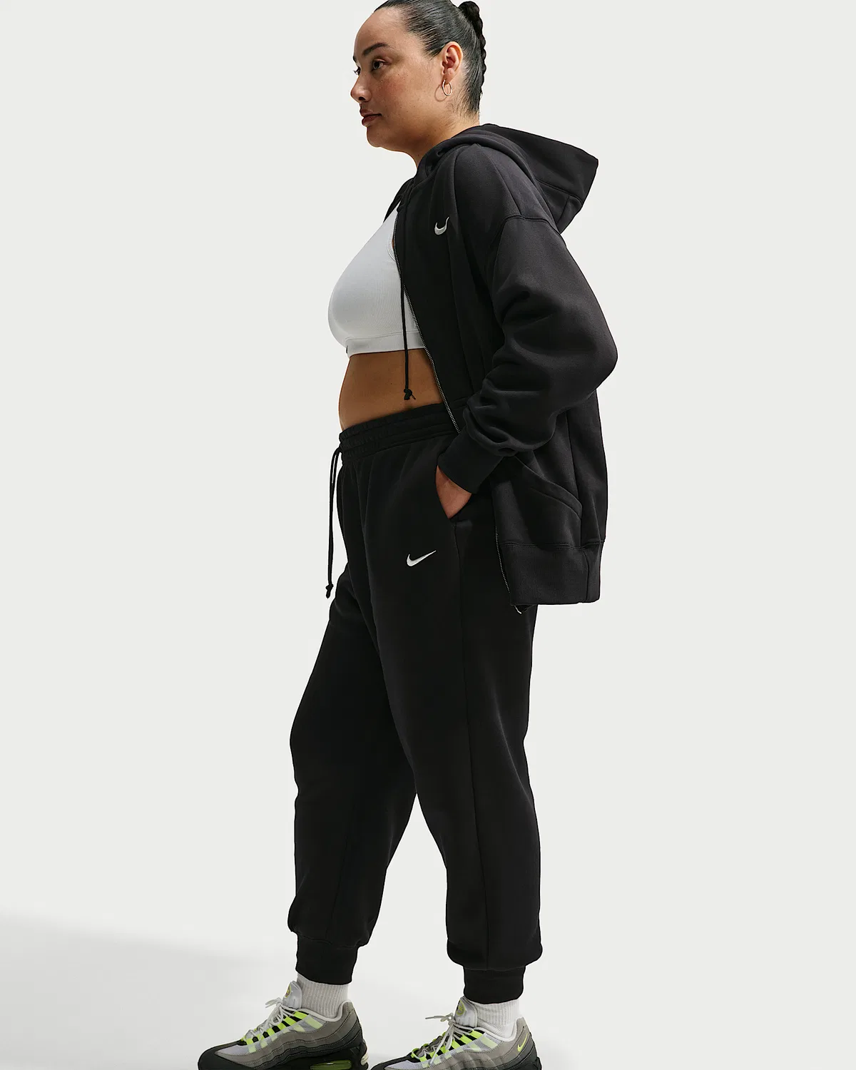 Женские брюки со средней посадкой Nike Sportswear Phoenix Fleece, Black/Sail — фото 4