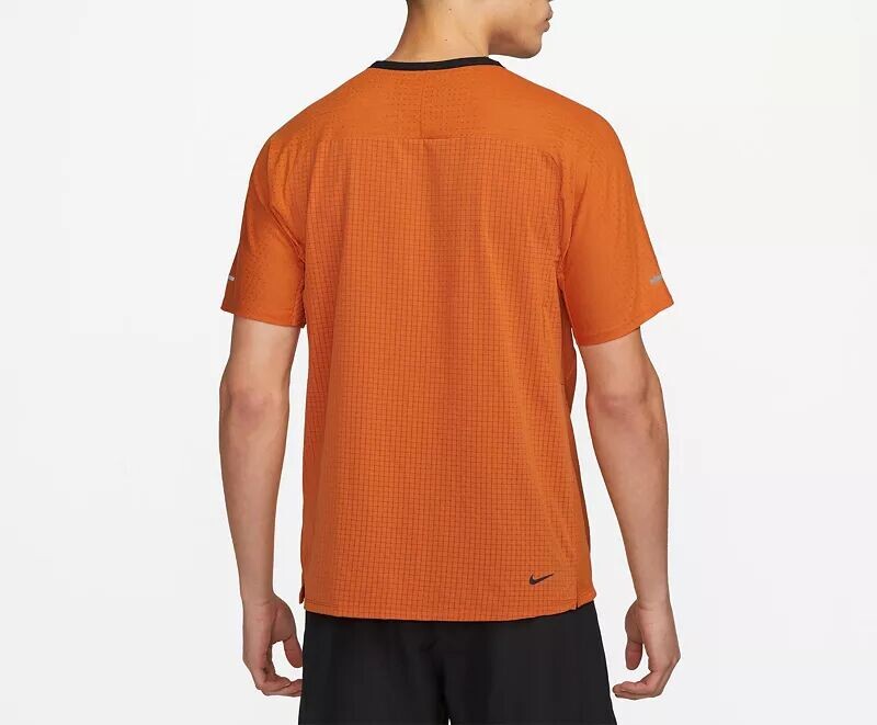 Мужская футболка для бега по пересеченной местности с короткими рукавами Nike Dri-FIT Trail Solar Chase — фото 2