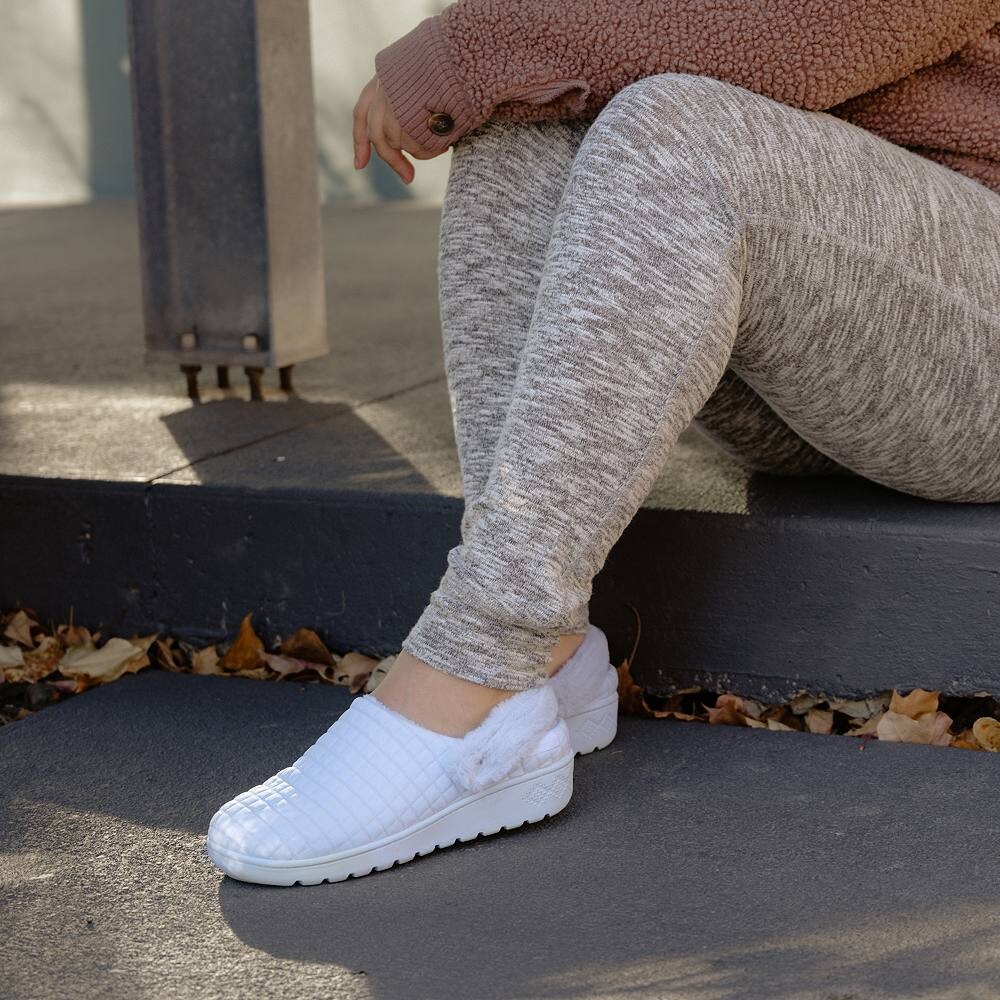 MUK LUKS Quianna Lori Жемчужно-синие женские сабо, цвет Pearl Blue — фото 3
