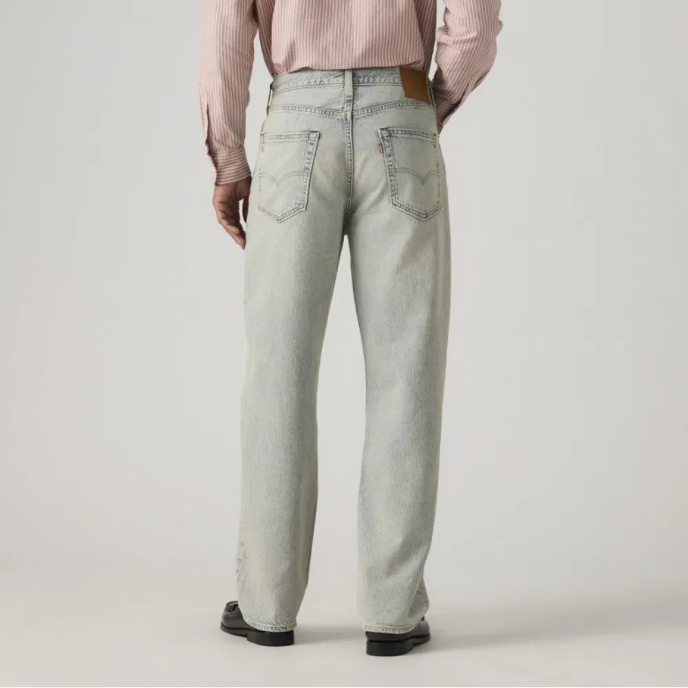 Мужские джинсы 568 Loose Straight Lightweight Light Wash от Levi'S — фото 3