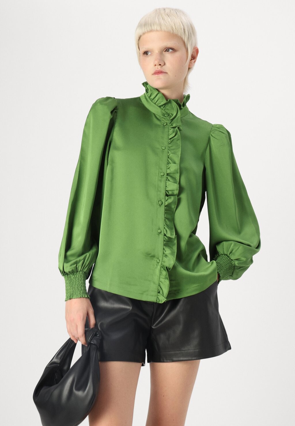 

Шорты VMCAIAELLY SHORT Vero Moda, черный