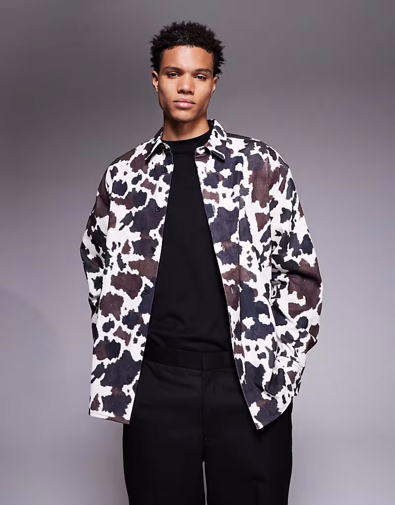 

Рубашка свободного кроя с коровьим принтом Asos Design, черный