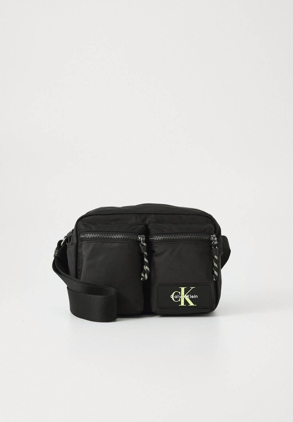 

Сумка через плечо TECH UTILITY CAMERA BAG Calvin Klein Jeans, черный