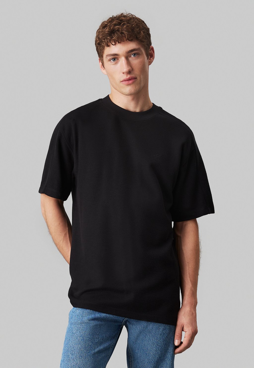 

Базовая футболка TEE Calvin Klein Jeans, черный