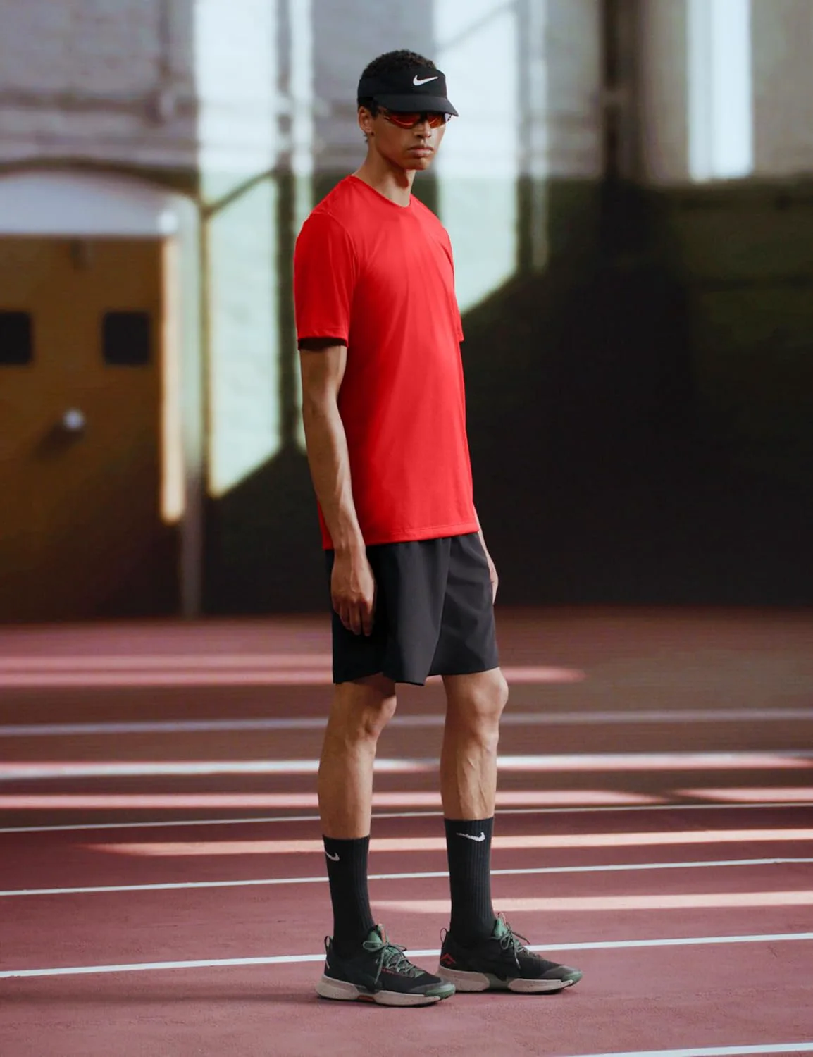 Мужские кроссовки для трейлраннинга Nike Juniper Trail 3, черный/ярко-малиновый — фото 2
