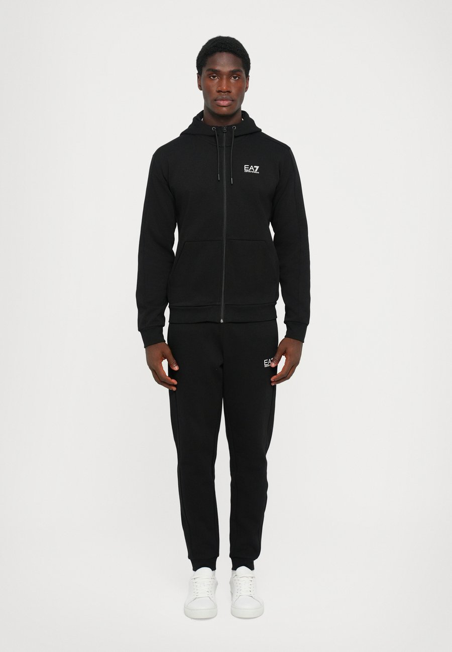 

Спортивный костюм EA7 Emporio Armani TRAIN VISIBILITY SET, Black