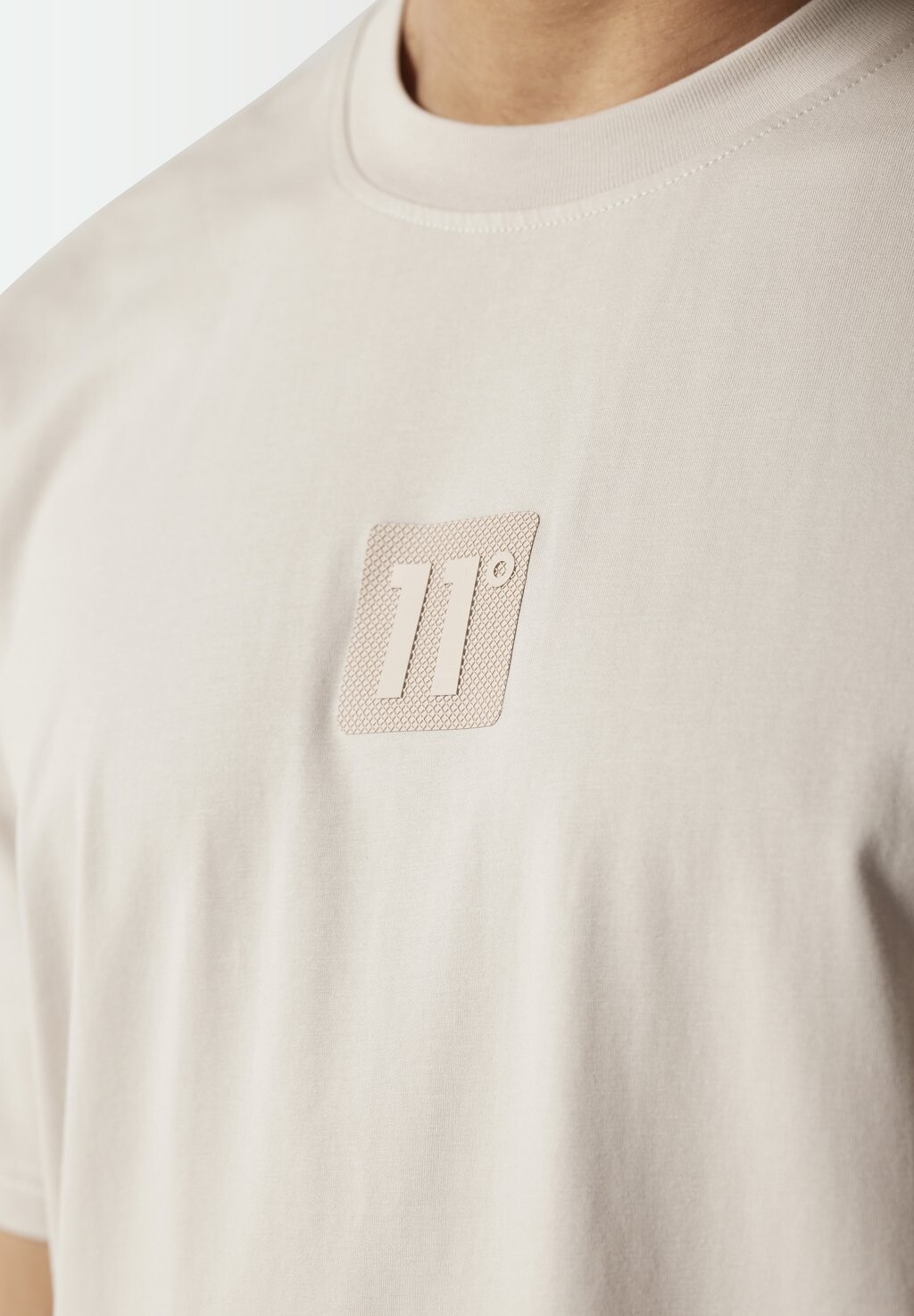

Базовая футболка 11 DEGREES, серый