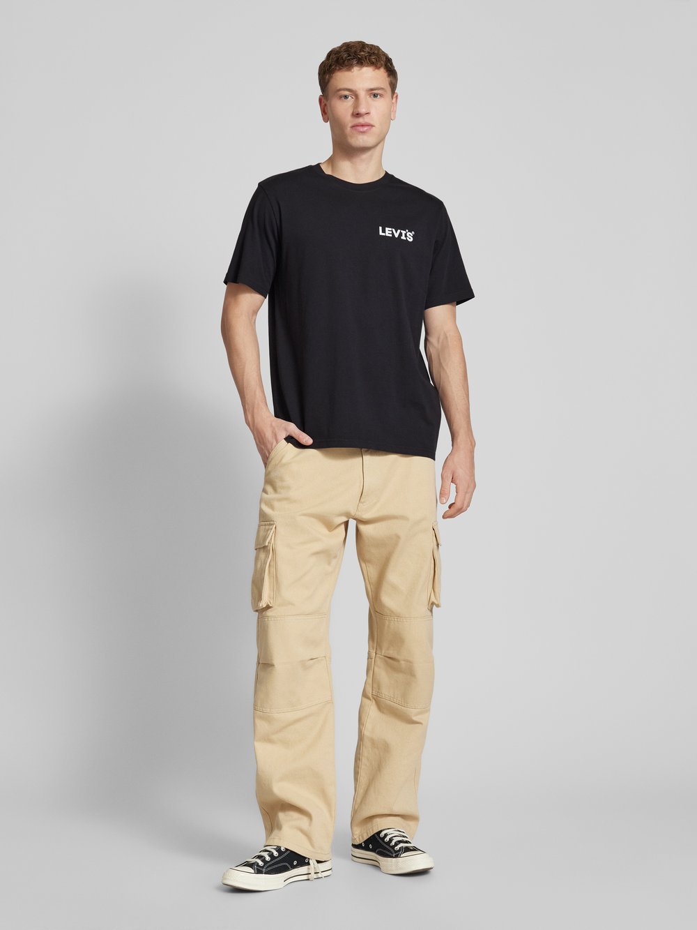 

Футболка с этикеткой Levi's, черный