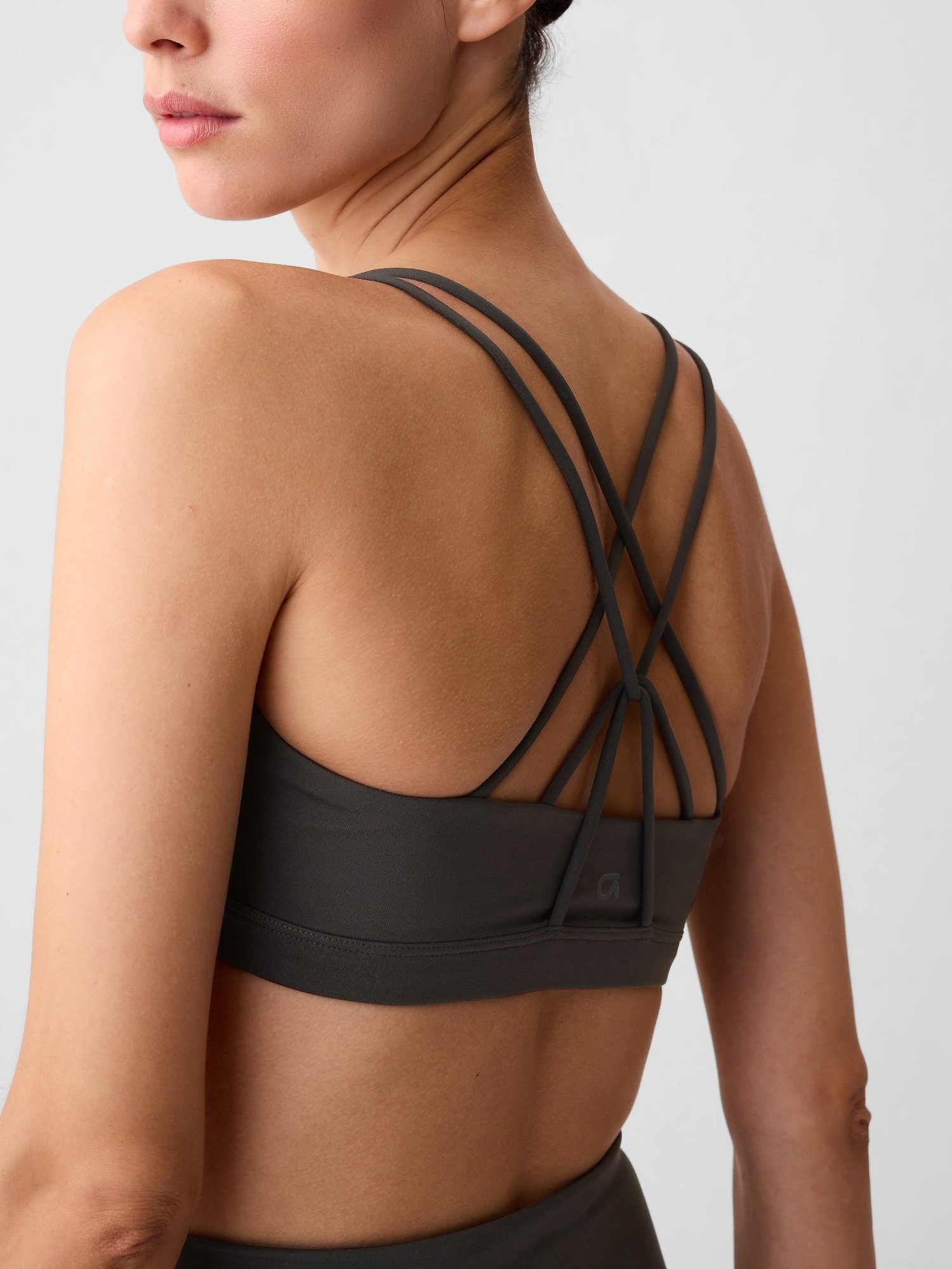 (W)GapFit Power Спортивный бюстгальтер средней степени поддержки с лямками GAP, CAST_IRON — фото 3