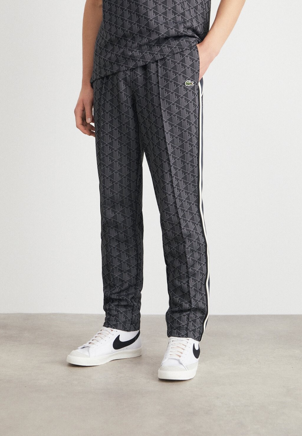 

Спортивные брюки Lacoste, черный/графит