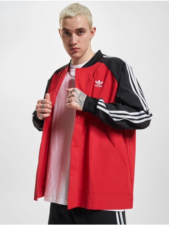 

Куртка adidas n, цвет better scarlet/black