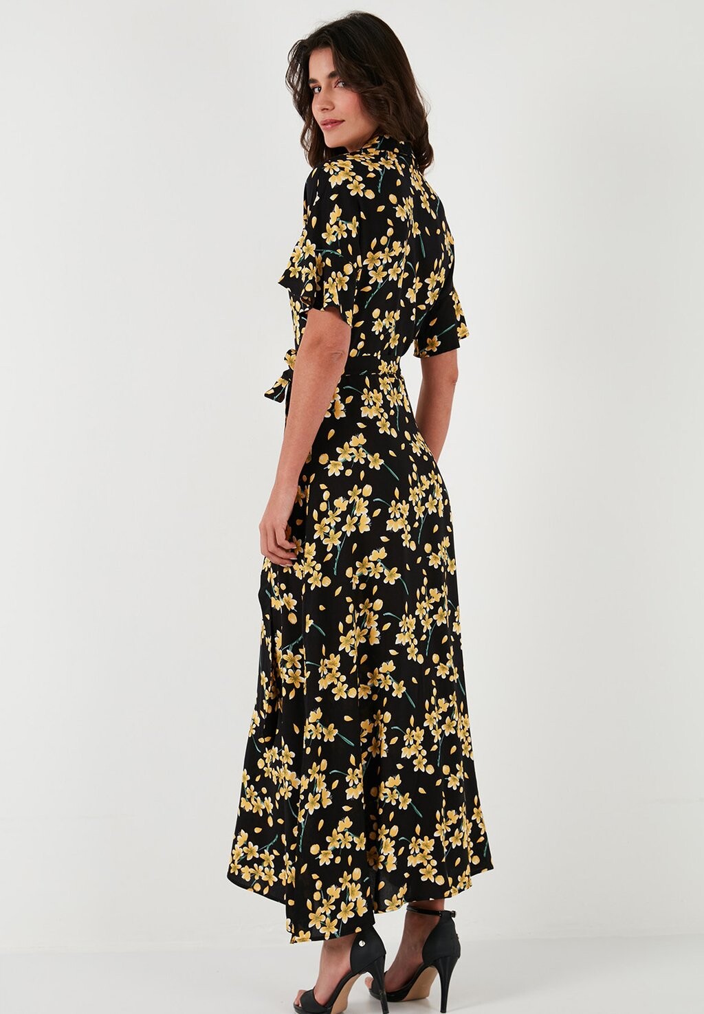 

Длинное платье Regular Fit LELA, черно-желтое