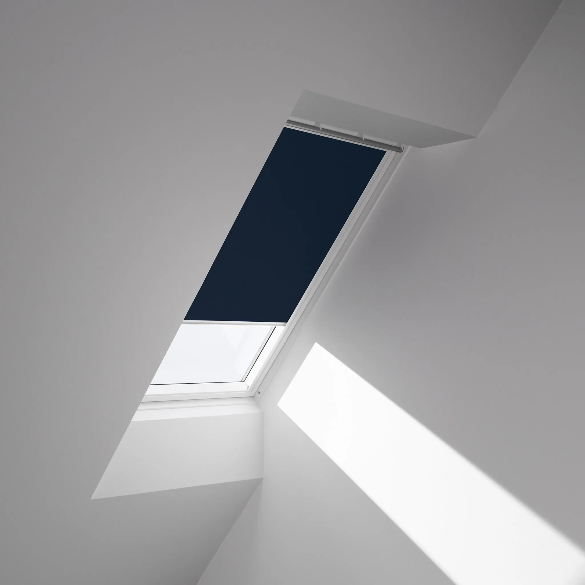 

Затемняющие рулонные шторы VELUX «DKL PK10 1100SWL», затемнение, затемнение, без сверления, на направляющих, белые направляющие и ручка, цвет Dunkelblau + weiß