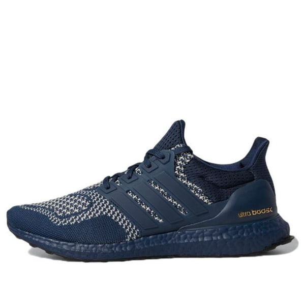 

Кроссовки ultraboost 1.0 днк Adidas, красный