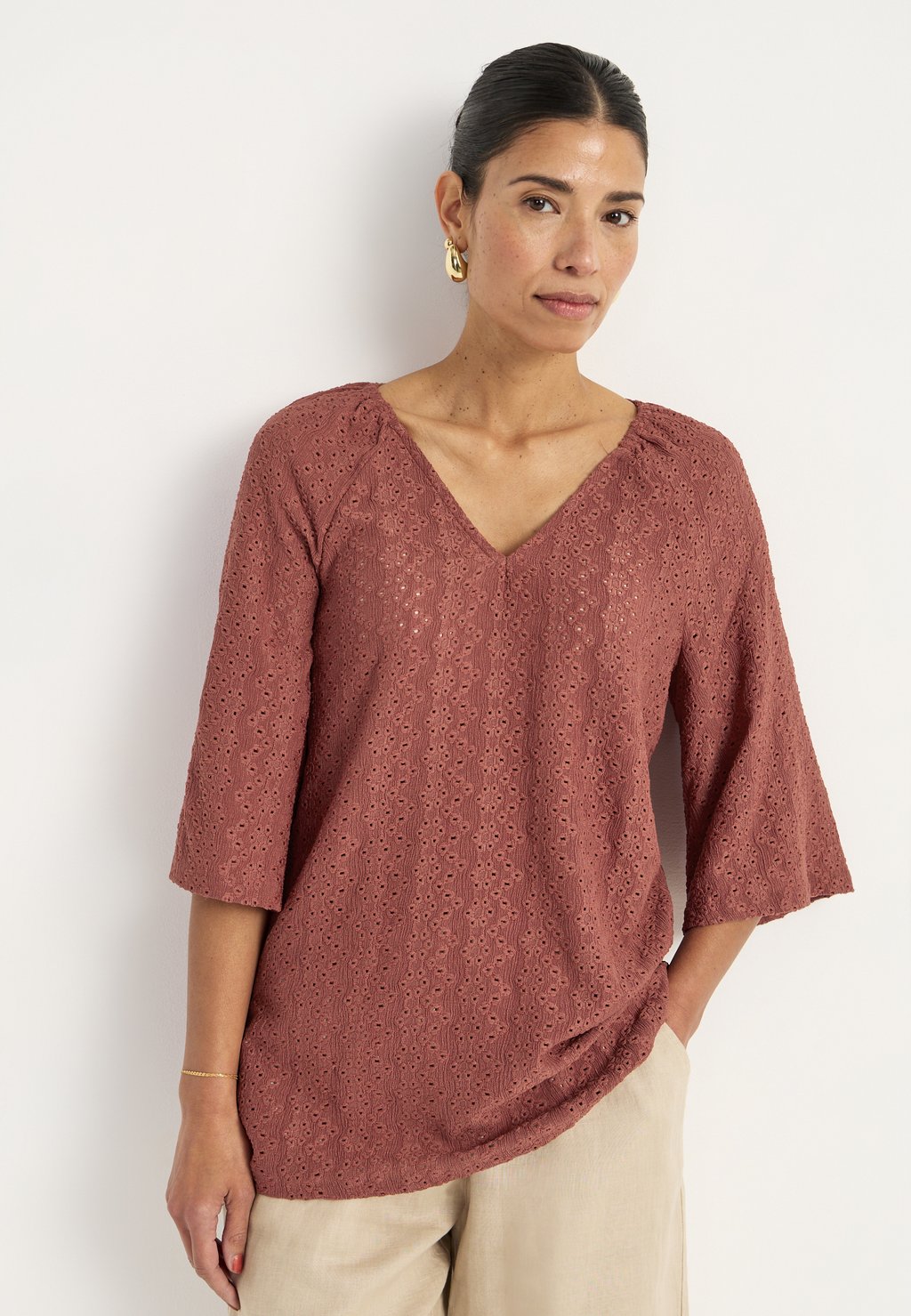 

Блуза HOLE EMBROIDERY Cellbes of Sweden, коричневый