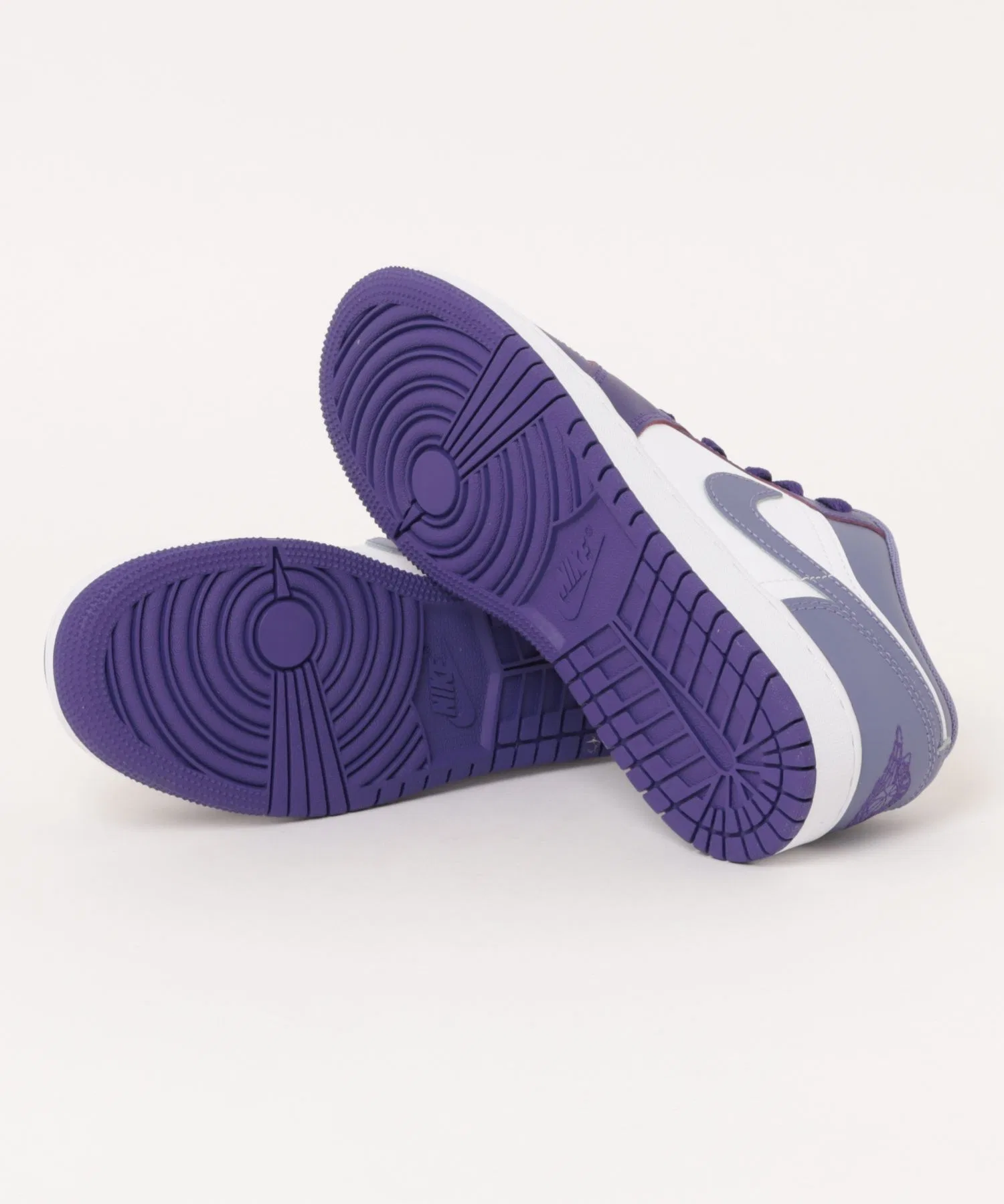 Детские кроссовки JORDAN BRAND AIR JORDAN 1 LOW GS — фото 3