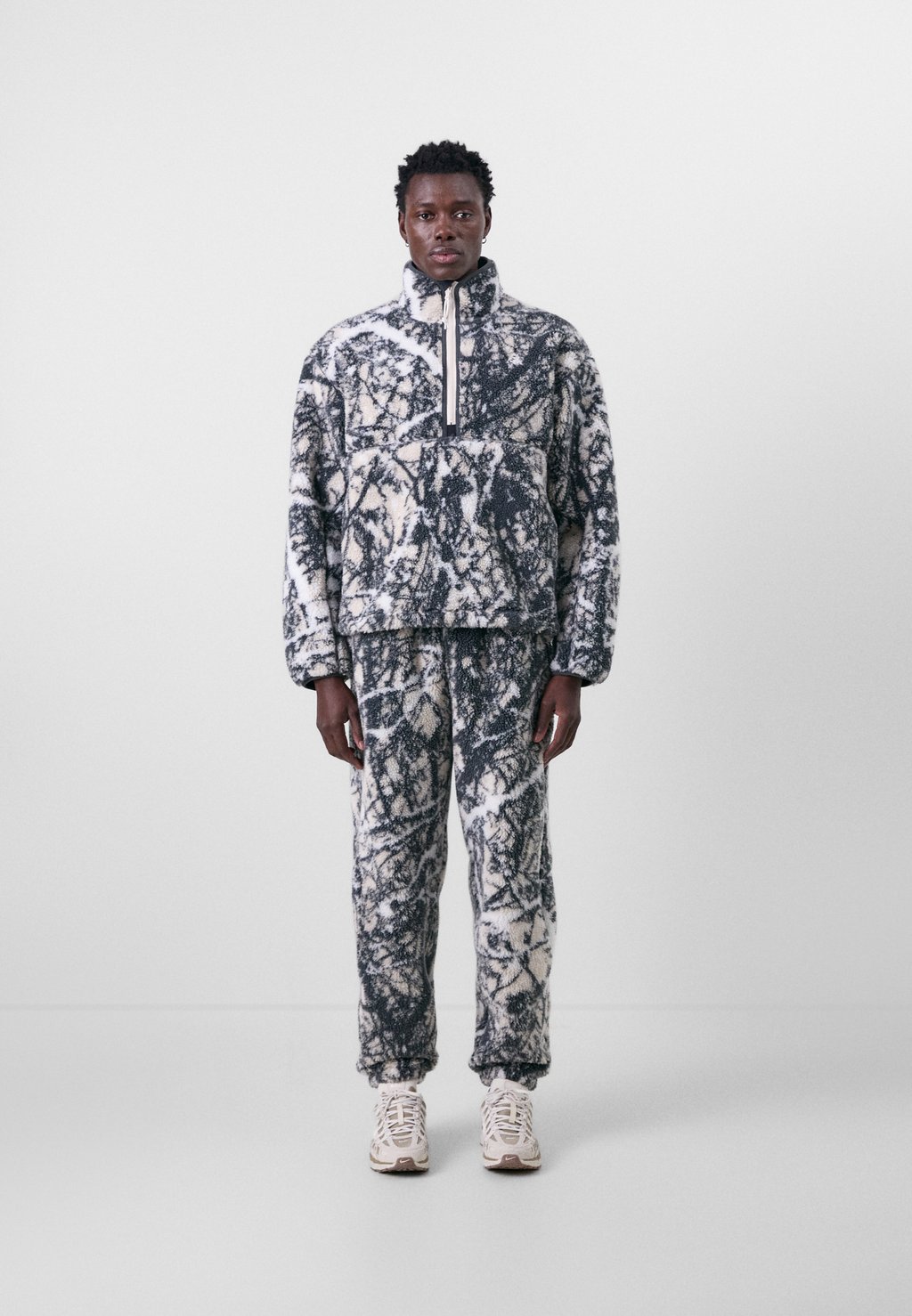 

Спортивные штаны Nike ACG, кремовый